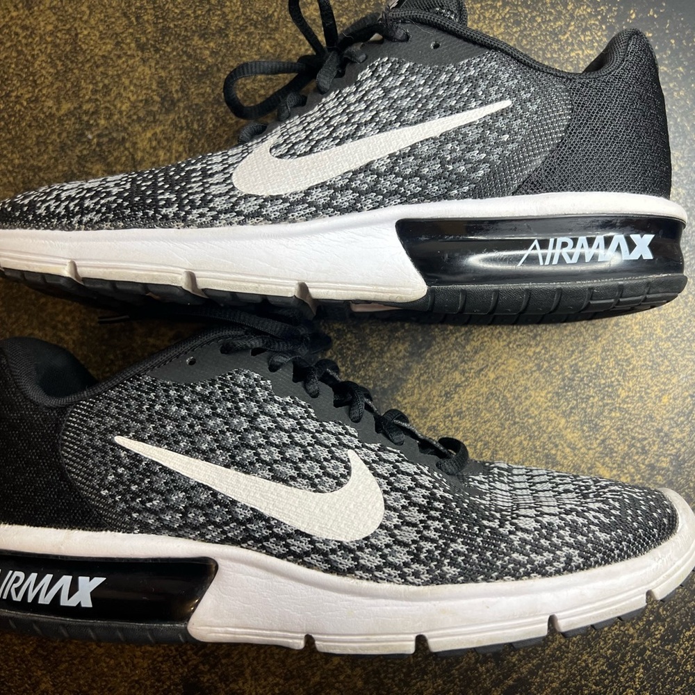 Nike Air Max Sequent 2 women’s size 9